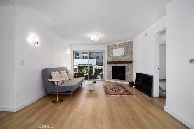 21400 Burbank Boulevard 202, Woodland Hills, CA 91367 — photo 3 of 20