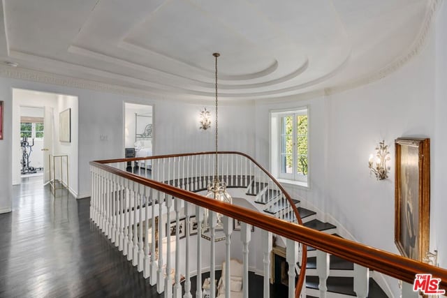 1110 Benedict Canyon Drive, Beverly Hills, CA 90210 — photo 33 of 61
