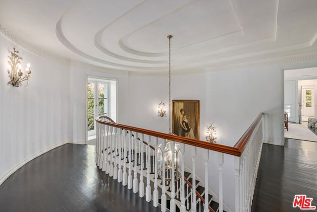 1110 Benedict Canyon Drive, Beverly Hills, CA 90210 — photo 34 of 61