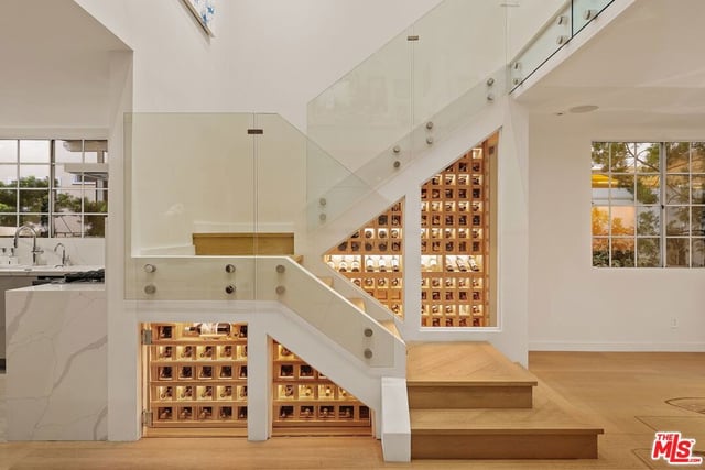 1129 Larrabee Street 7, West Hollywood, CA 90069 — photo 5 of 19