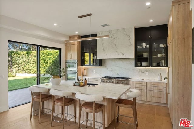 3208 Oakley Drive, Los Angeles, CA 90068 — photo 15 of 61