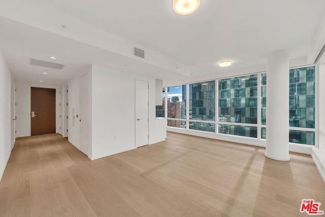877 Francisco Street 628, Los Angeles, CA 90017 — photo 3 of 11