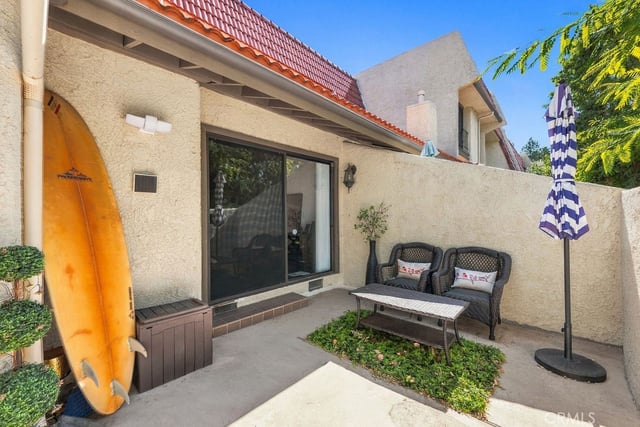 6226 1/2 Shoup, Woodland Hills, CA 91367 — photo 2 of 22