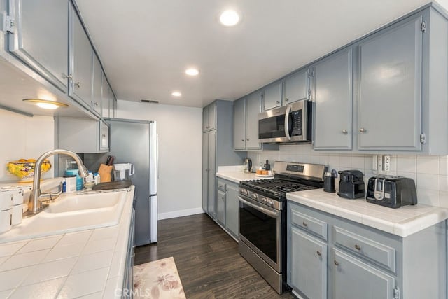 6226 1/2 Shoup, Woodland Hills, CA 91367 — photo 7 of 22