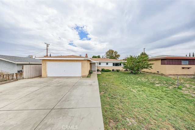 44650 2nd Street E, Lancaster, CA 93535 — photo 2 of 20