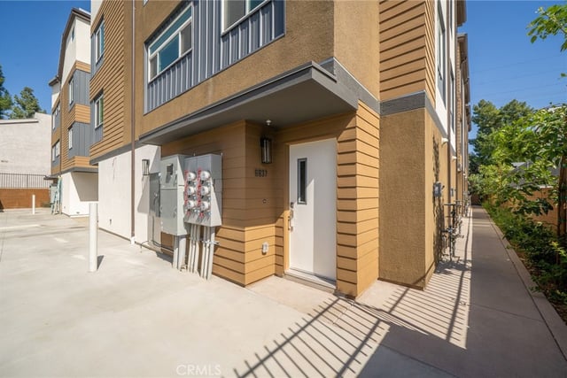 6837 N Haskell Avenue, Van Nuys, CA 91406 — photo 4 of 42