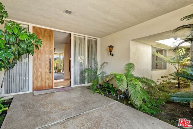 3031 Elvido Drive, Los Angeles, CA 90049 — photo 11 of 62
