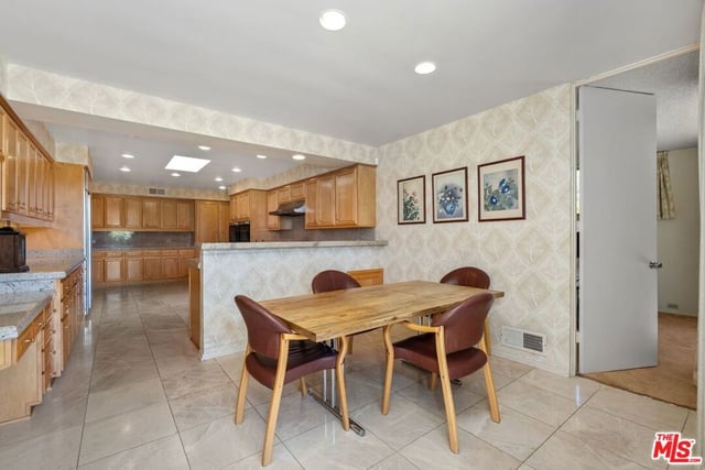 3031 Elvido Drive, Los Angeles, CA 90049 — photo 27 of 62