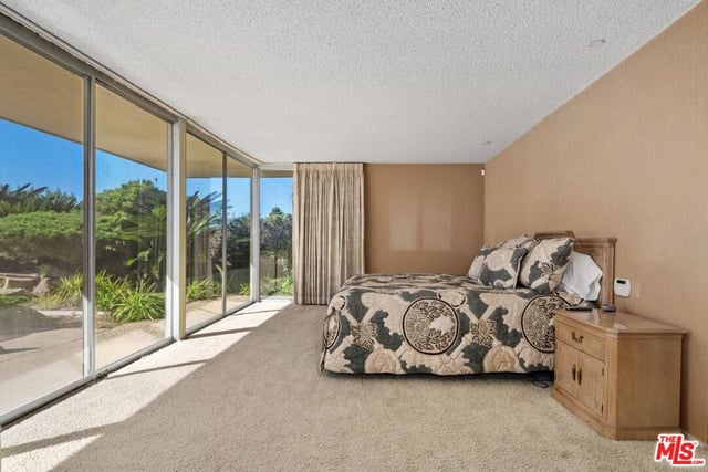 3031 Elvido Drive, Los Angeles, CA 90049 — photo 31 of 62