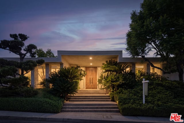 3031 Elvido Drive, Los Angeles, CA 90049 — photo 44 of 62