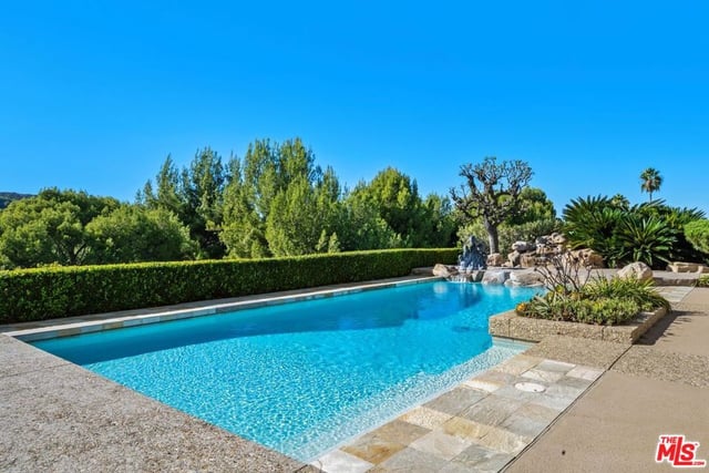 3031 Elvido Drive, Los Angeles, CA 90049 — photo 46 of 62