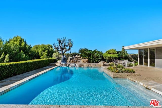 3031 Elvido Drive, Los Angeles, CA 90049 — photo 47 of 62