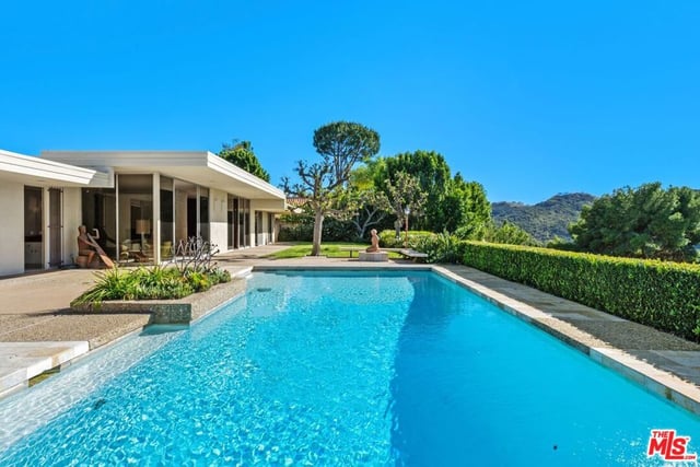 3031 Elvido Drive, Los Angeles, CA 90049 — photo 5 of 62