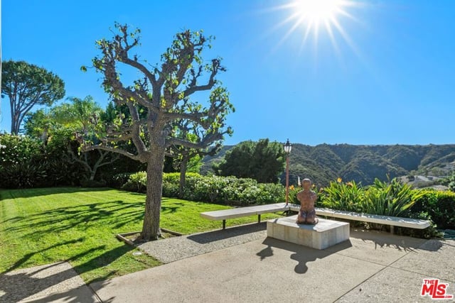 3031 Elvido Drive, Los Angeles, CA 90049 — photo 50 of 62