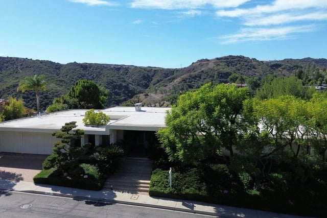 3031 Elvido Drive, Los Angeles, CA 90049 — photo 60 of 62