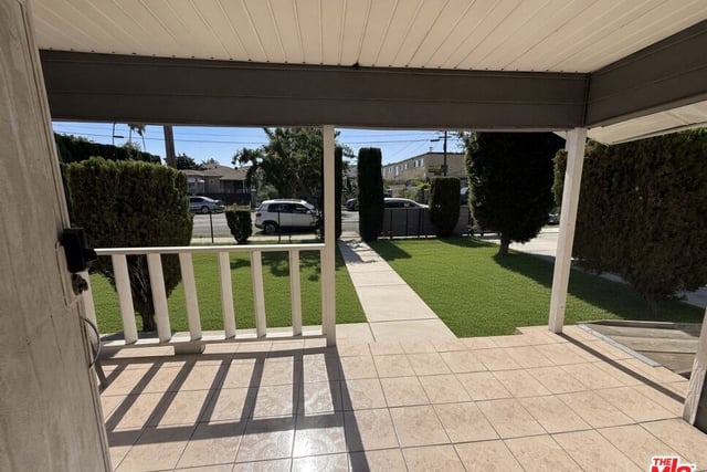 1101 W 110th Street, Los Angeles, CA 90044 — photo 3 of 25