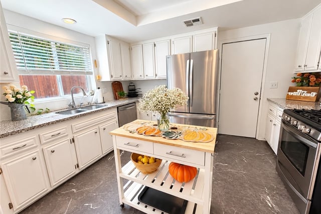 284 Heavenly Valley, Newbury Park, CA 91320 — photo 9 of 24
