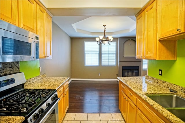 10623 Moorpark, North Hollywood, CA 91602 — photo 17 of 45