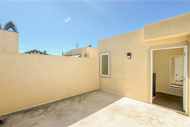 10623 Moorpark, North Hollywood, CA 91602 — photo 41 of 45