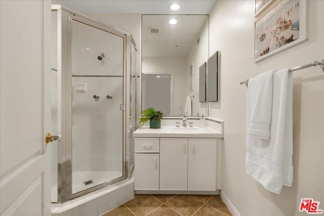 11855 Goshen Avenue 104, Los Angeles, CA 90049 — photo 15 of 30