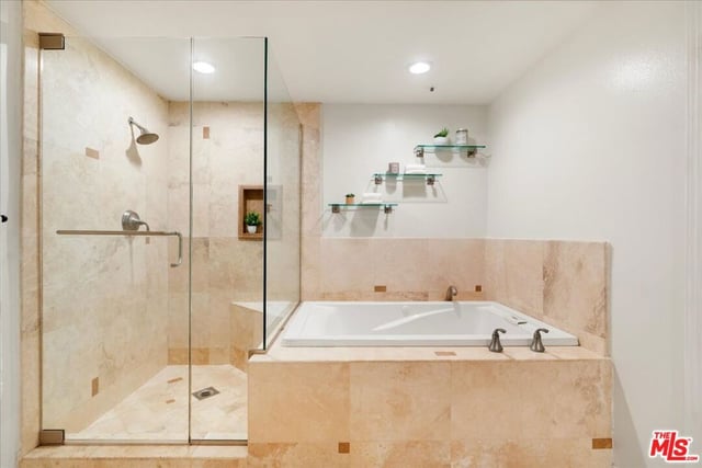 11855 Goshen Avenue 104, Los Angeles, CA 90049 — photo 21 of 30