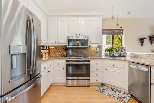 542 Timberwood Avenue, Thousand Oaks, CA 91360 — photo 10 of 23