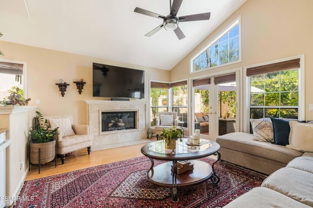 542 Timberwood Avenue, Thousand Oaks, CA 91360 — photo 11 of 23