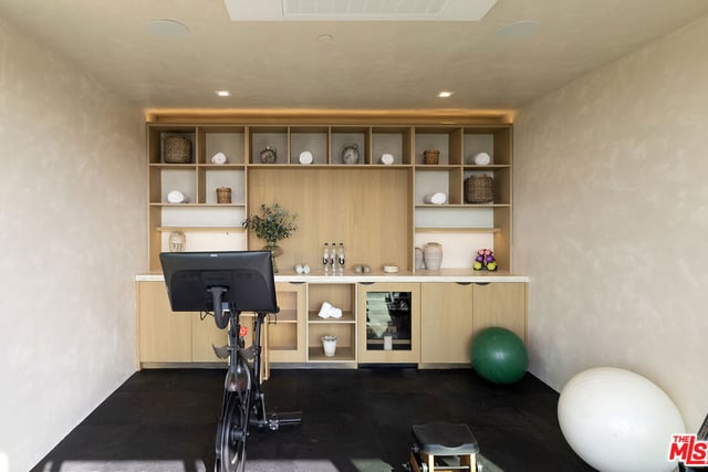 10850 Portofino Place, Los Angeles, CA 90077 — photo 36 of 46