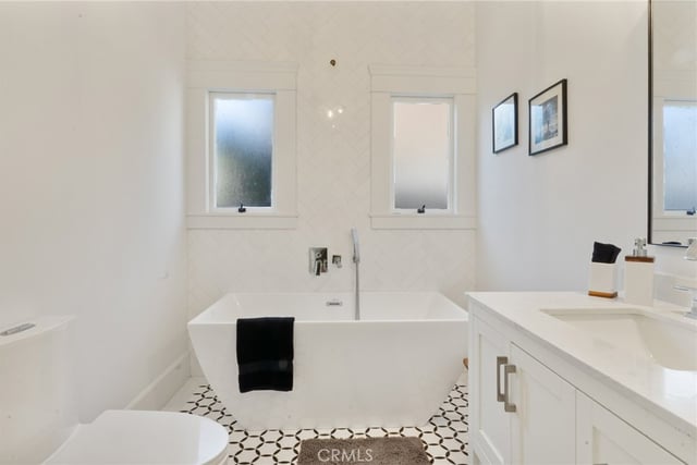 3810 E 1st, Long Beach, CA 90803 — photo 5 of 53