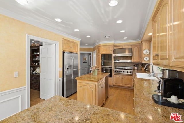 3324 Alana Drive, Sherman Oaks, CA 91403 — photo 14 of 58