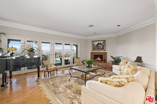 3324 Alana Drive, Sherman Oaks, CA 91403 — photo 4 of 58