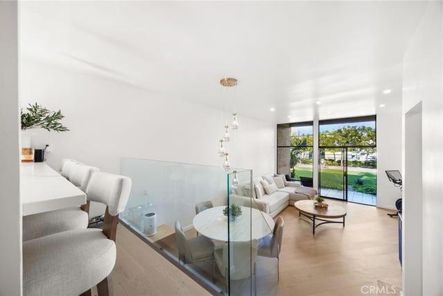 8103 N Marina Pacifica Drive N, Long Beach, CA 90803 — photo 16 of 34