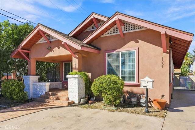 1659 W 39th, Los Angeles, CA 90062 — photo 2 of 37