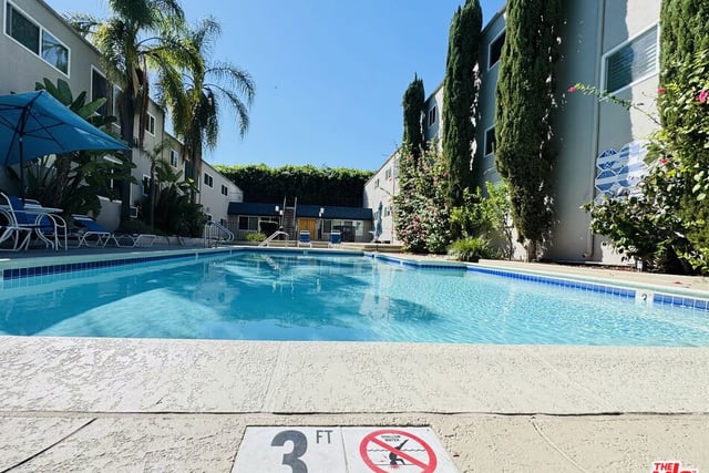 964 Larrabee Street 107, West Hollywood, CA 90069 — photo 2 of 5