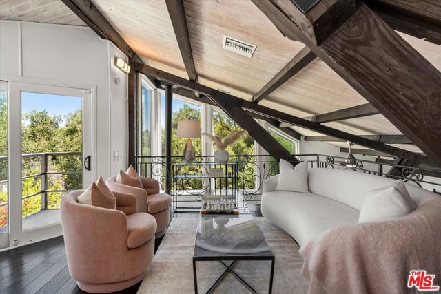 4631 Ensenada Drive, Los Angeles, CA 91364 — photo 11 of 24
