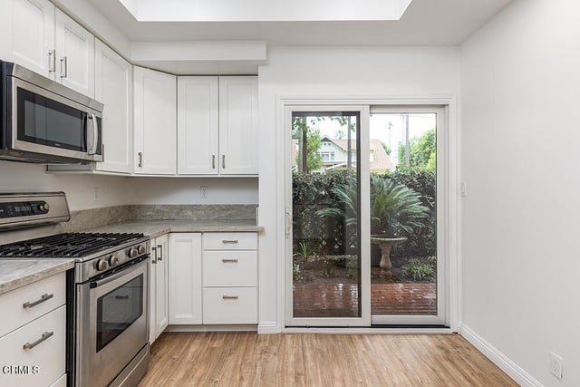 288 Palmetto Drive, Pasadena, CA 91105 — photo 12 of 25