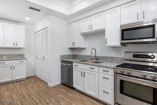 288 Palmetto Drive, Pasadena, CA 91105 — photo 15 of 25