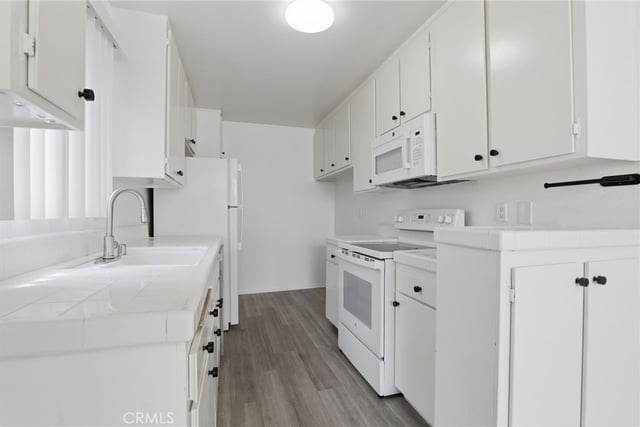 5400 Lindley Avenue 121, Encino, CA 91316 — photo 11 of 35