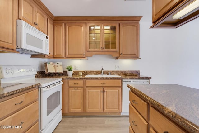291 Sequoia Court 34, Thousand Oaks, CA 91360 — photo 10 of 33