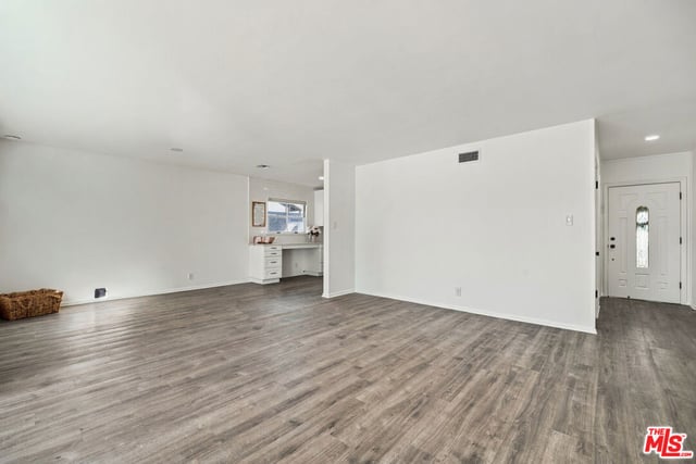 13960 Leadwell Street, Van Nuys, CA 91405 — photo 3 of 36
