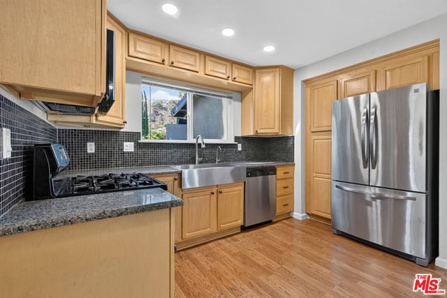 14921 Daffodil Avenue, Canyon Country, CA 91387 — photo 5 of 7