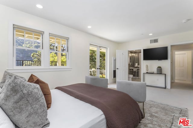 2201 Beech Knoll Road, Los Angeles, CA 90046 — photo 34 of 44