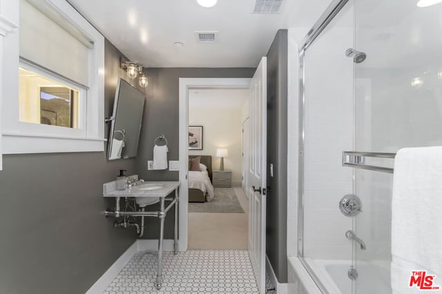 2201 Beech Knoll Road, Los Angeles, CA 90046 — photo 35 of 44