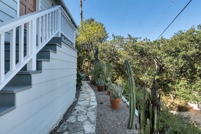 4559 Ensenada Drive, Woodland Hills, CA 91364 — photo 32 of 36