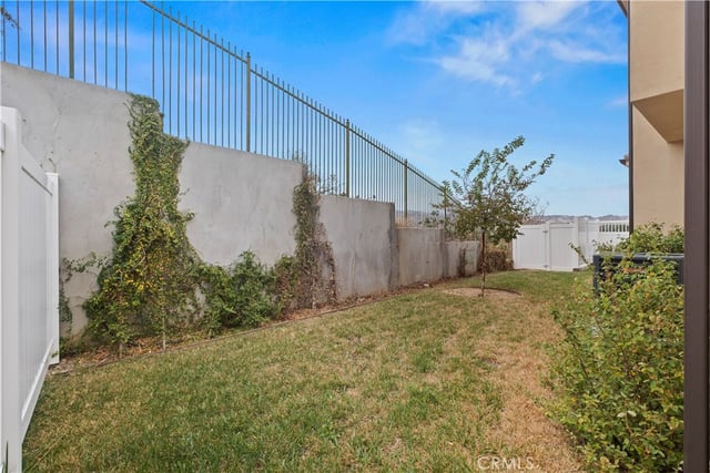 12519 N Haleh, Sylmar, CA 91342 — photo 38 of 39