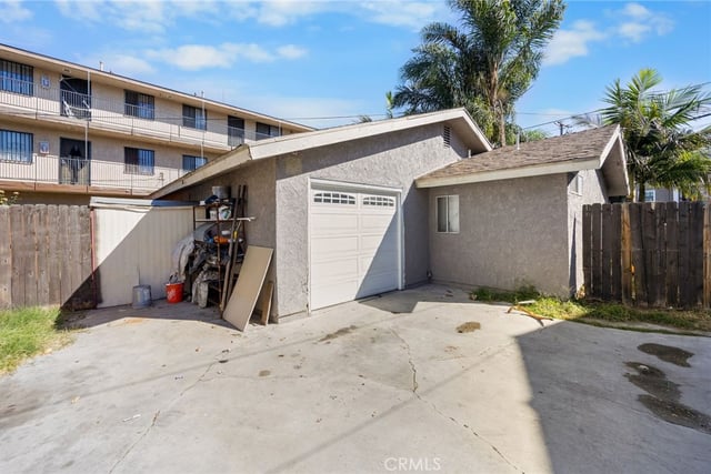 937 Martin Luther King Jr. Ave, Long Beach, CA 90813 — photo 21 of 36