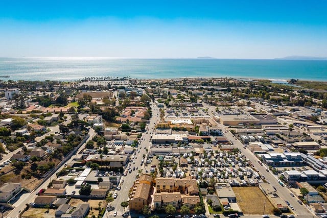 285 N Ventura 14, Ventura, CA 93001 — photo 3 of 36