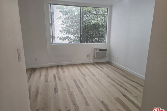 320 S Ardmore Avenue 216, Los Angeles, CA 90020 — photo 5 of 19
