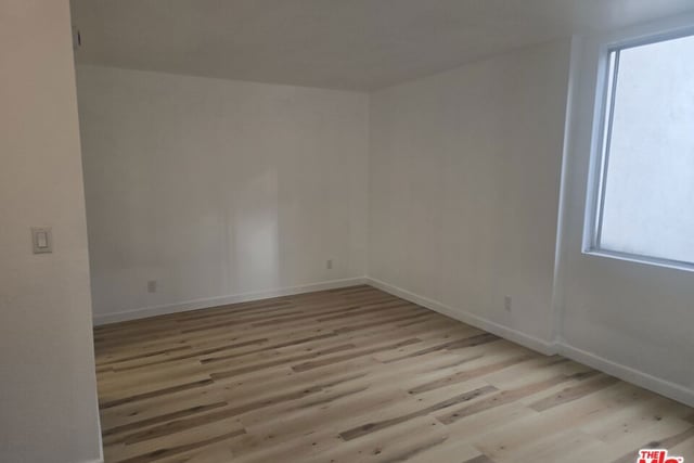 320 S Ardmore Avenue 216, Los Angeles, CA 90020 — photo 6 of 19
