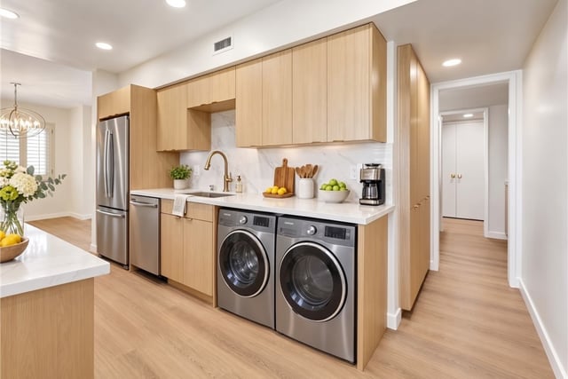 4915 Tyrone 325, Sherman Oaks, CA 91423 — photo 8 of 34